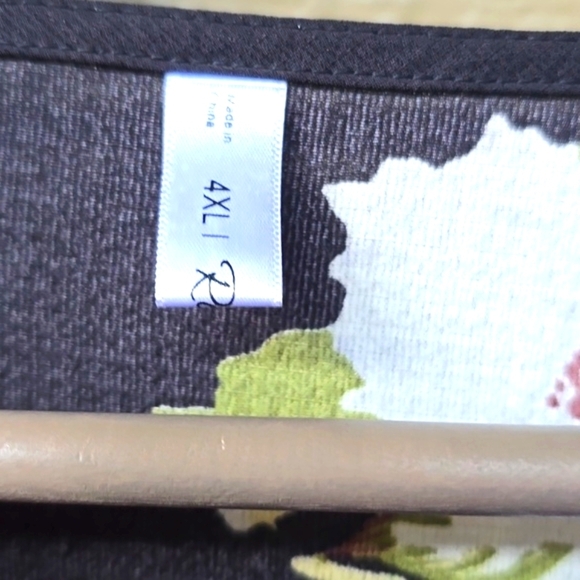 Rosegal Black Floral Peplum zip Front Top 4x - Picture 3 of 8